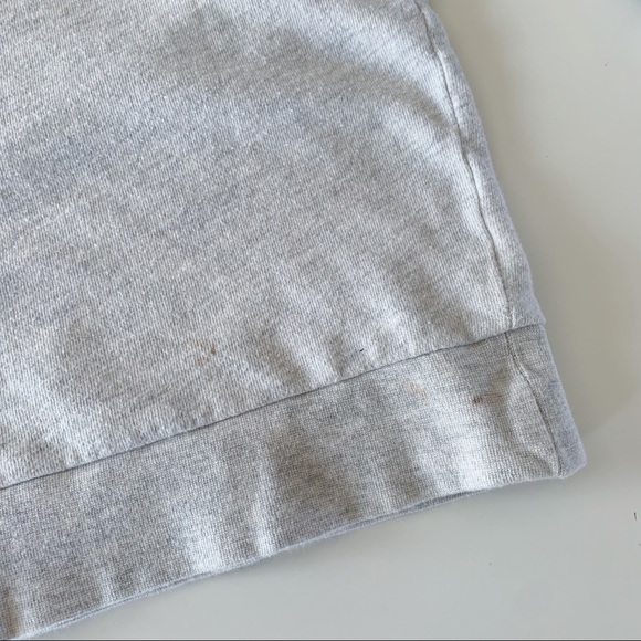 Disney Minnie Mouse 28 Crewneck graphic sweatshirt size small - Picture 6 of 8